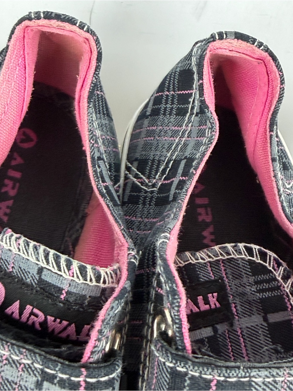 Airwalk low-top sneakers black and gray plaid hook & loop size 8 - Picture 10 of 14